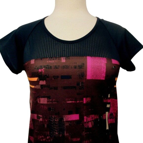 Under Arnour Heat Gear Fitted Athletic Tank Top Reflective Logo Open Back XS NEW - Picture 3 of 8